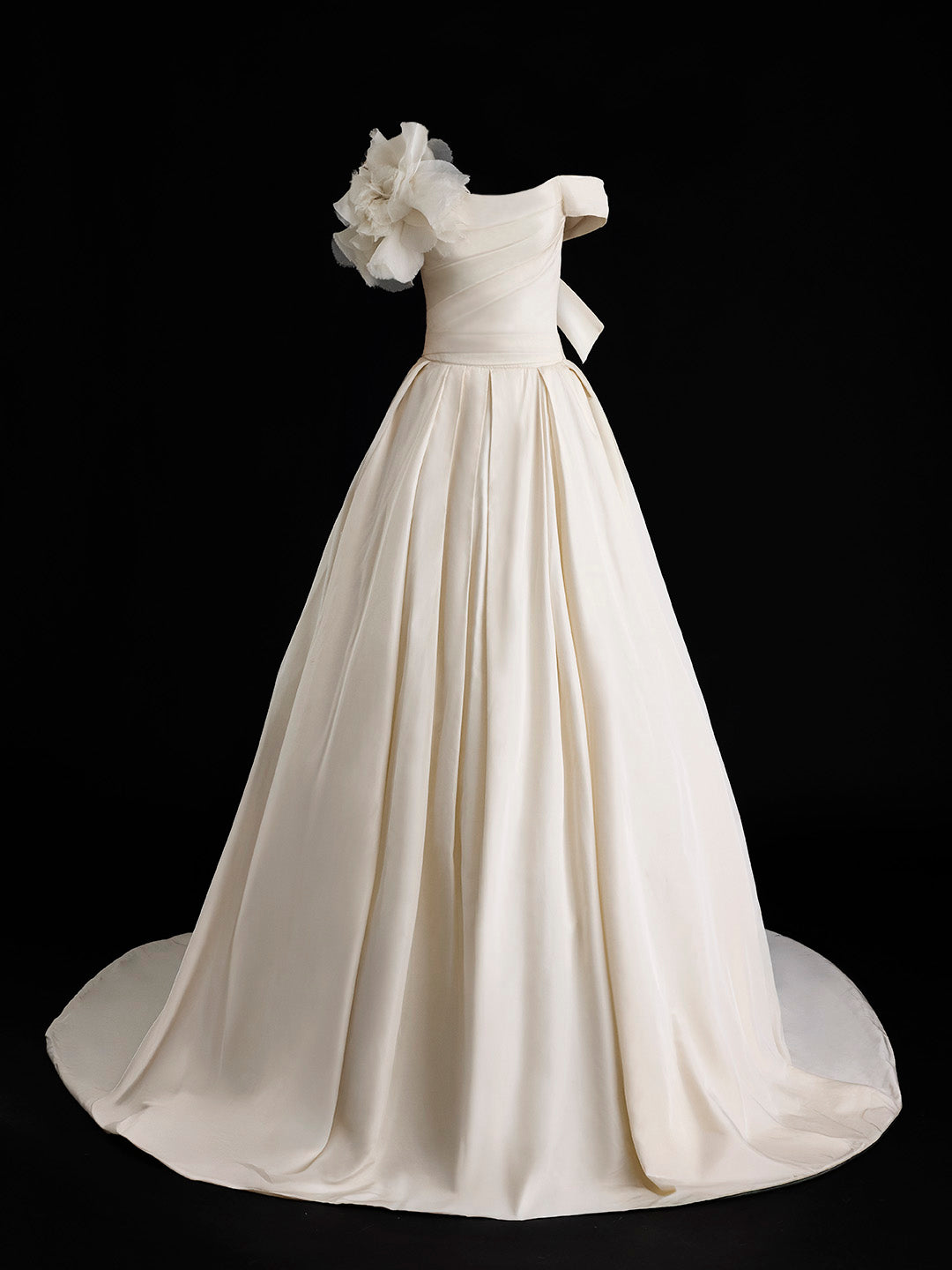 MARY – Vera Wang