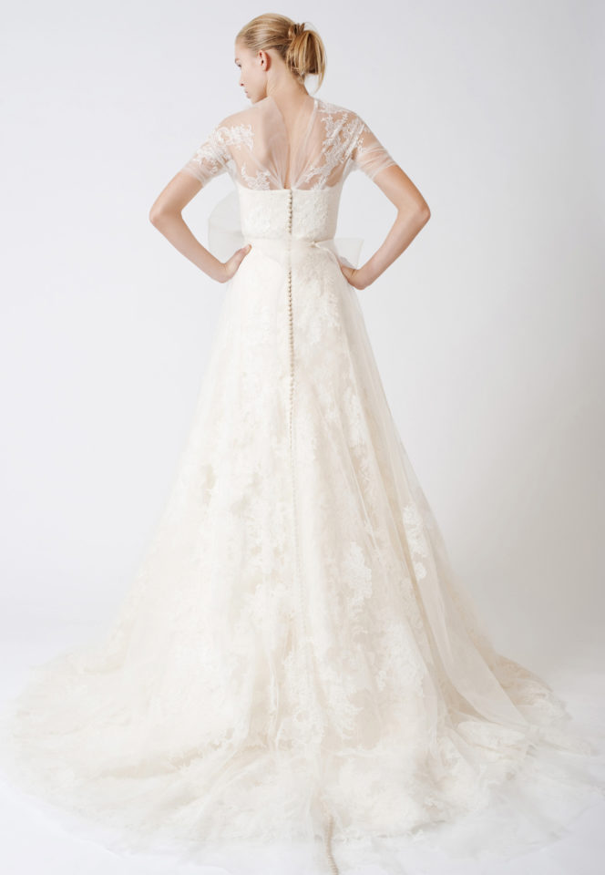 vera wang trumpet wedding dress